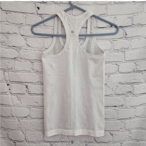 Lululemon Swiftly Tech Racerback Tank Top 2.0- Size 2 white